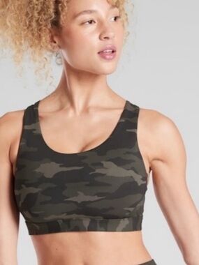 ATHLETA | Sports Bra in Camo | M